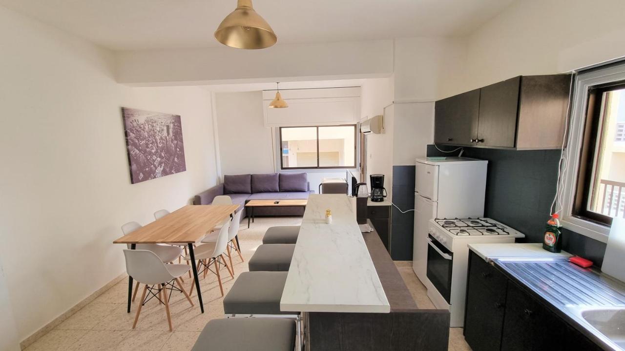 Cozy Beach Apt / 100 Mbit+ Netflix / Near Airport ลาร์นาคา ภายนอก รูปภาพ