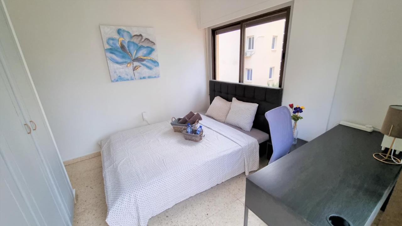 Cozy Beach Apt / 100 Mbit+ Netflix / Near Airport ลาร์นาคา ภายนอก รูปภาพ