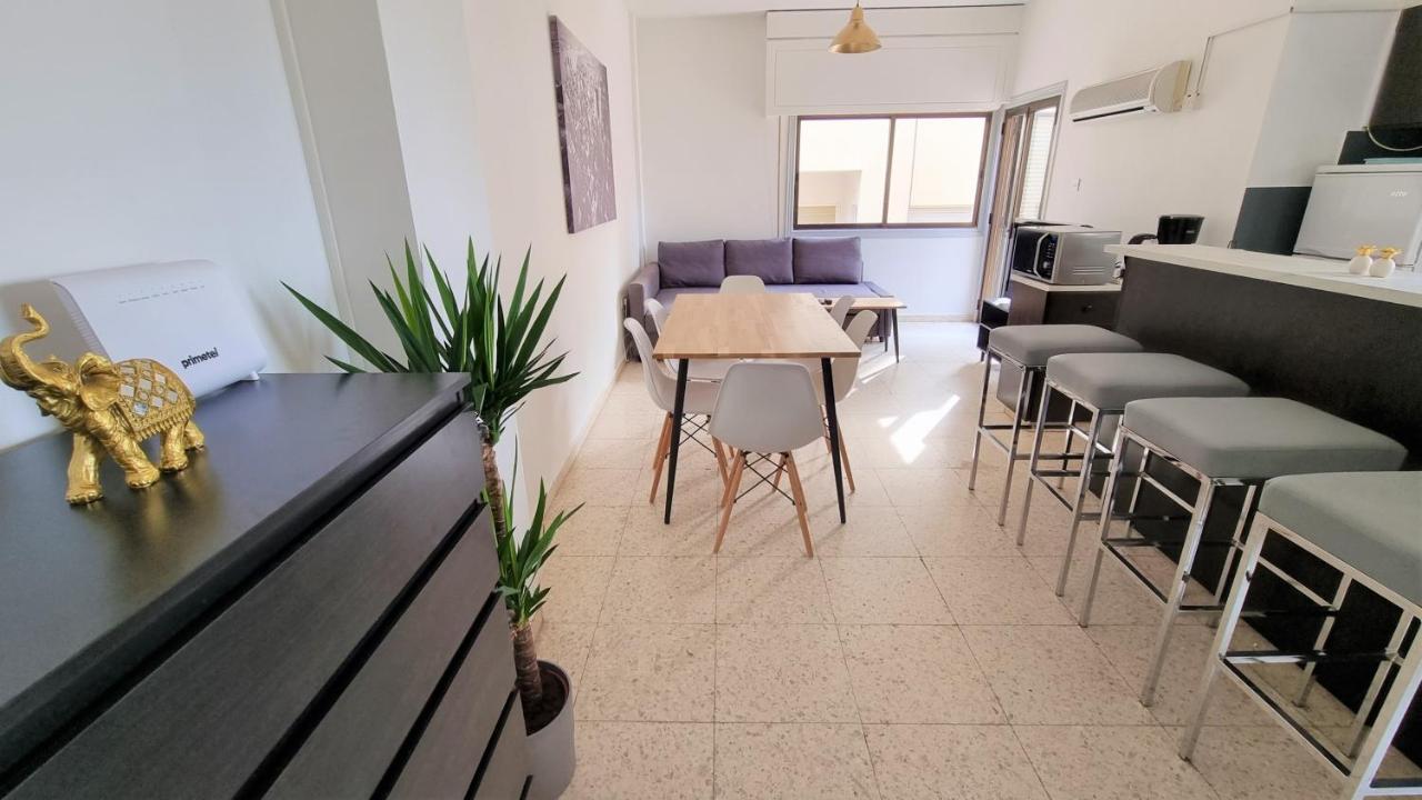 Cozy Beach Apt / 100 Mbit+ Netflix / Near Airport ลาร์นาคา ภายนอก รูปภาพ