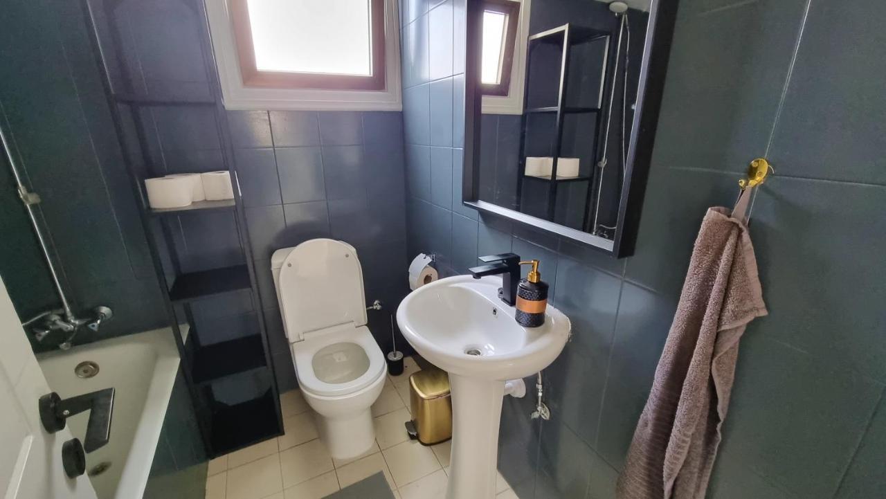 Cozy Beach Apt / 100 Mbit+ Netflix / Near Airport ลาร์นาคา ภายนอก รูปภาพ